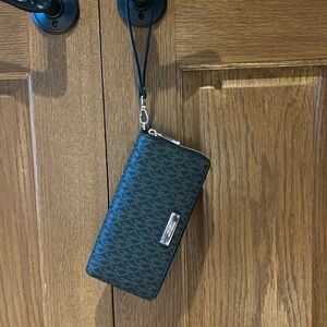 Michael Kors wallet wristlet